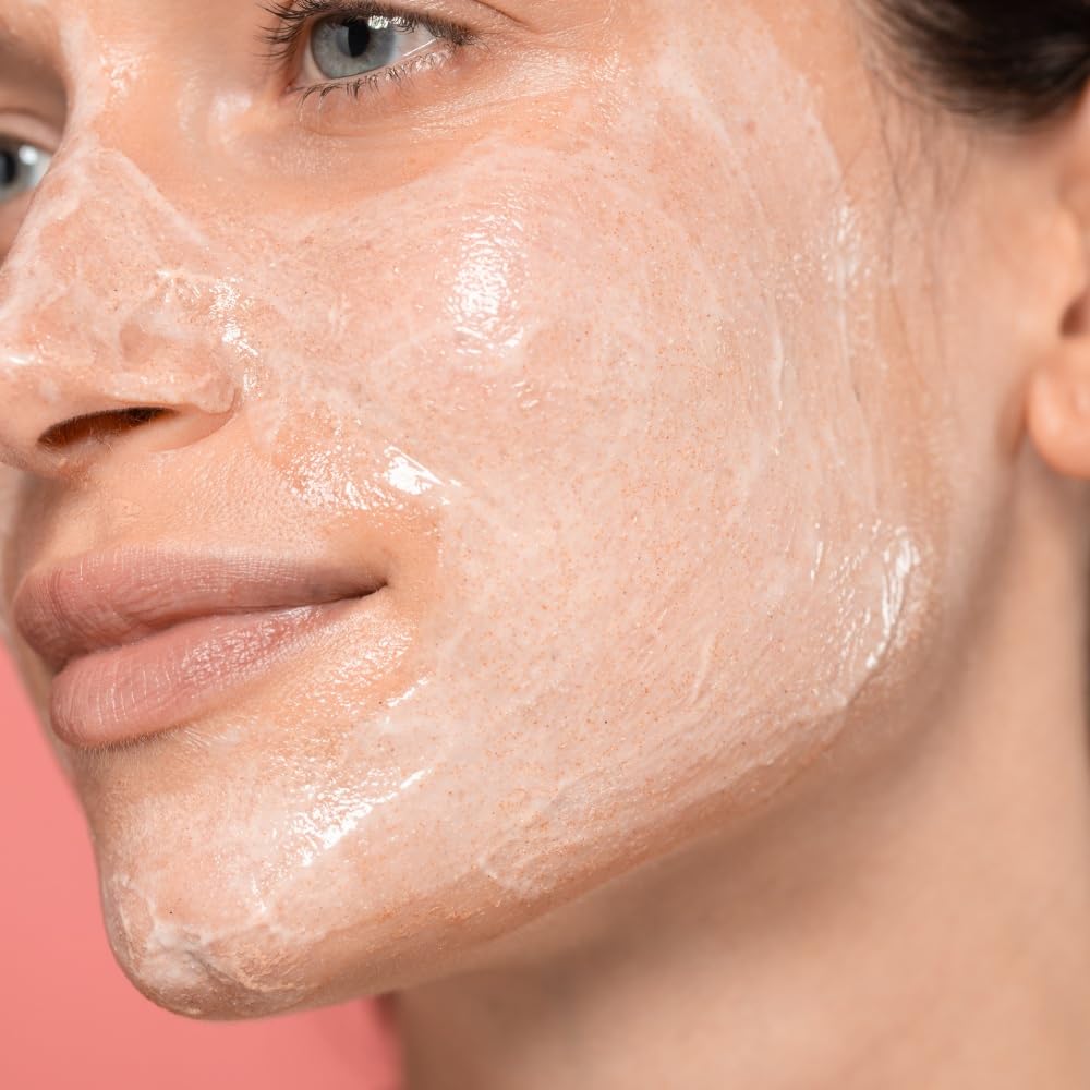 Freshly Cosmetics Limpiador exfoliante, limpia y exfolia el rostro con partículas físicas de cáscara de almendra y saponinas vegetales Exfoliating Rose Facial Cleanser, 100ml
