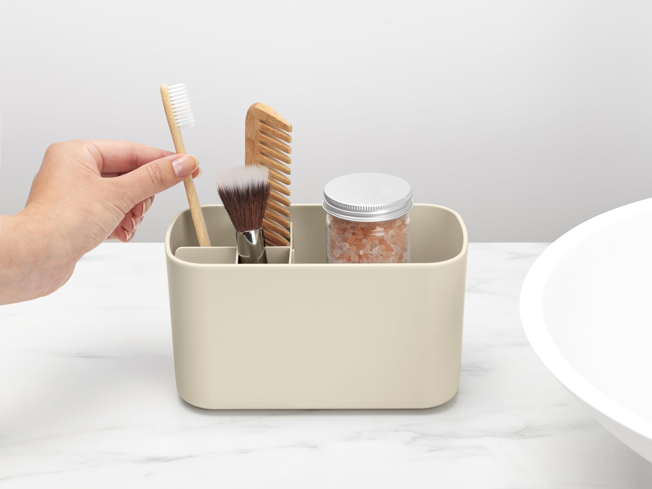Brabantia - ReNew Portaoggetti da Lavabo - Organizzatore per Lavandino - Adatto come Portaspazzolino - Base Antigraffio - Facile da Pulire - Resistente alla Corrosione - Soft Beige - 20 x 10 x 11 cm