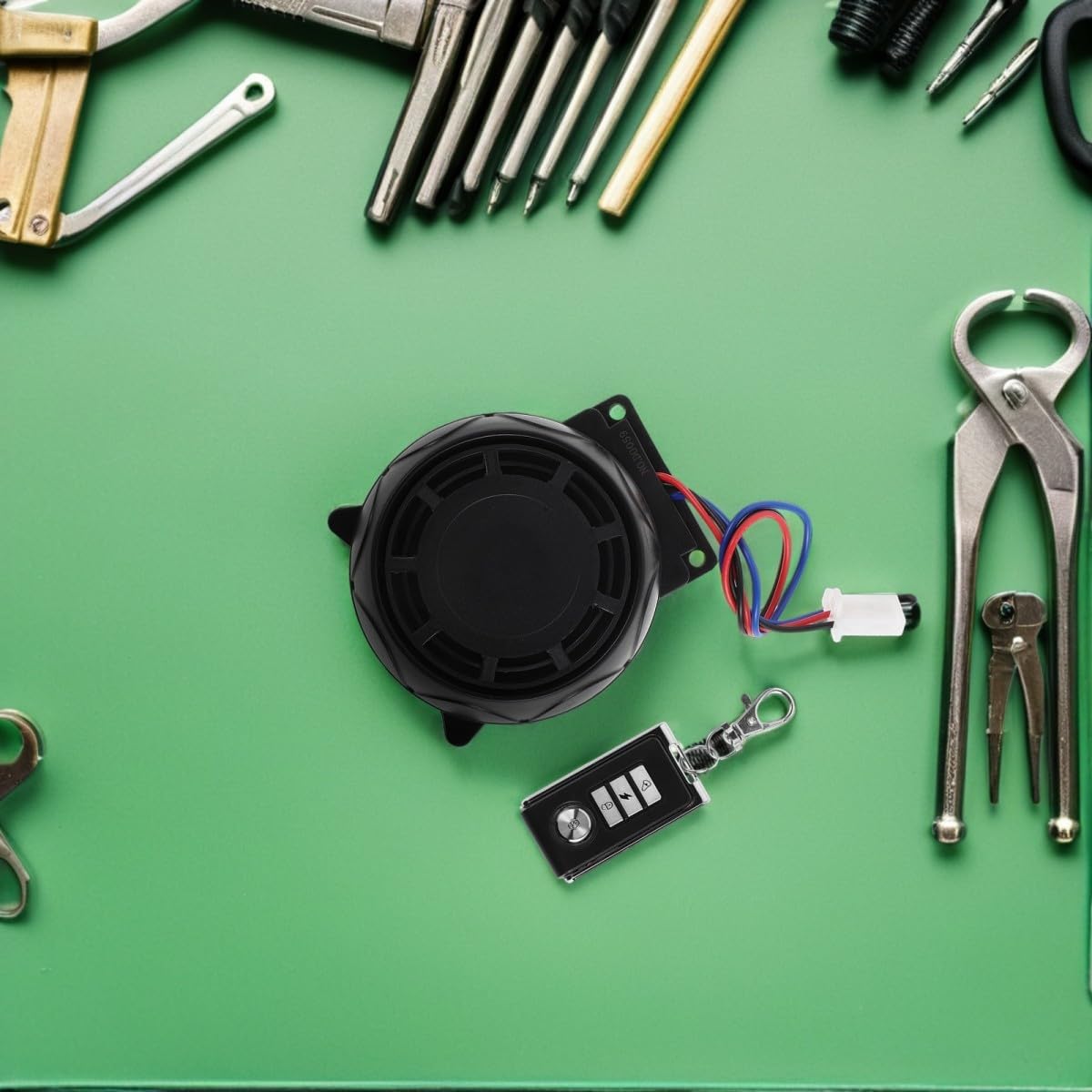Allarme Antifurto Moto con Telecomando, Design Disco Integrato | Abs Plastica, Accensione a Distanza, Effetto Sonoro e Visivo, per Parcheggi Pubblici e Climi Ventosi