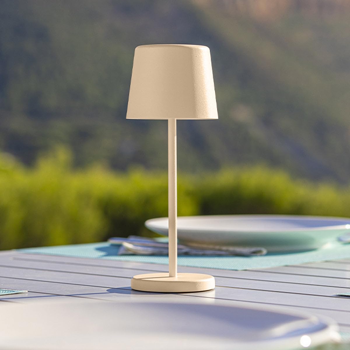 Mini lámpara de mesa táctil inalámbrica de aluminio beige LED MINI SAND blanco regulable H22cm