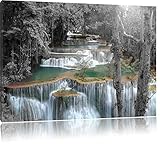 Zu jedem Bild erhalten Sie eine kostenlose Wandaufhängung. Diese Metall -Zackenaufhänger können Sie einfach an den Holzrahmen montieren. Vormarkierte Punkte erleichtern die Positionierung. So können sie Ihr neues Leinwandbild schnell an der Wand aufhängen und genießen. Wir liefern alle Produkte innerhalb Deutschlands in 2-3 Arbeitstagen. Das Bild wird sicher in Luftpolsterfolie verpackt und rotem Warnklebeband markiert, um den optimalen Schutz auf dem Versandweg zu bieten.