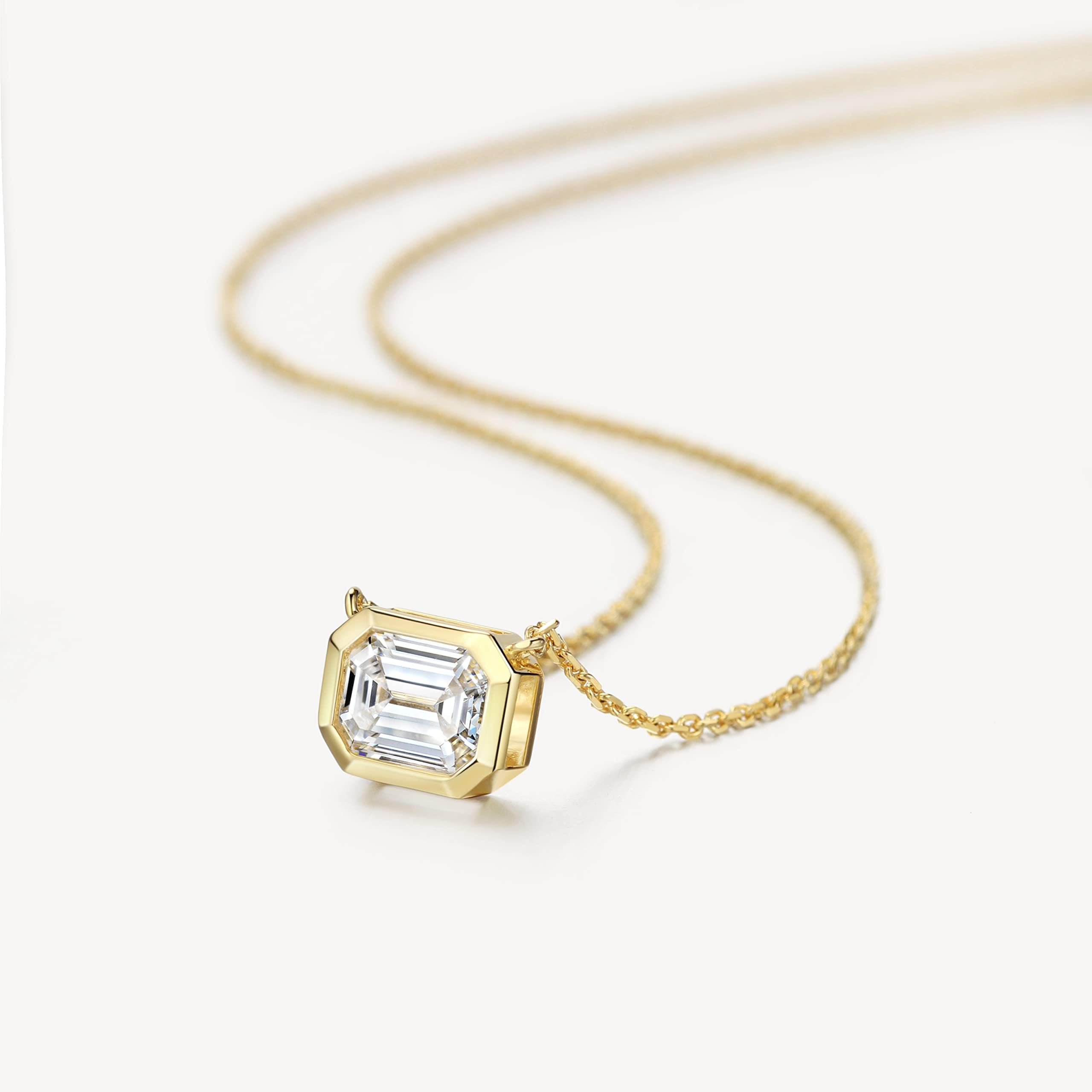 Michooyel Collana con pendente in argento sterling 925 placcato oro 18k per donne Collana con solitario taglio smeraldo da 1,5 carati CZ | Deliziose collane d'oro da donna
