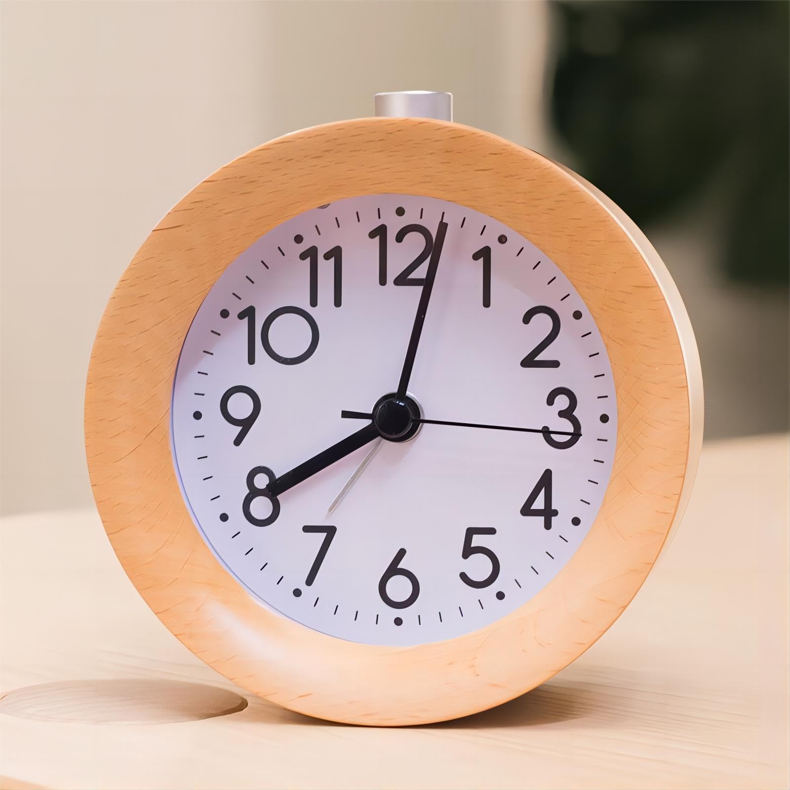 Lancoon Analoge wekker, 9 cm non-ticking met Arabische cijfers, wake-up backlight, werkt op batterijen, voor slaapkamer, zware slapers, bruin Lancoon Analoge wekker, 9 cm non-ticking met Arabische cijfers, wake-up backlight, werkt op batterijen, voor slaapkamer, zware slapers, bruin