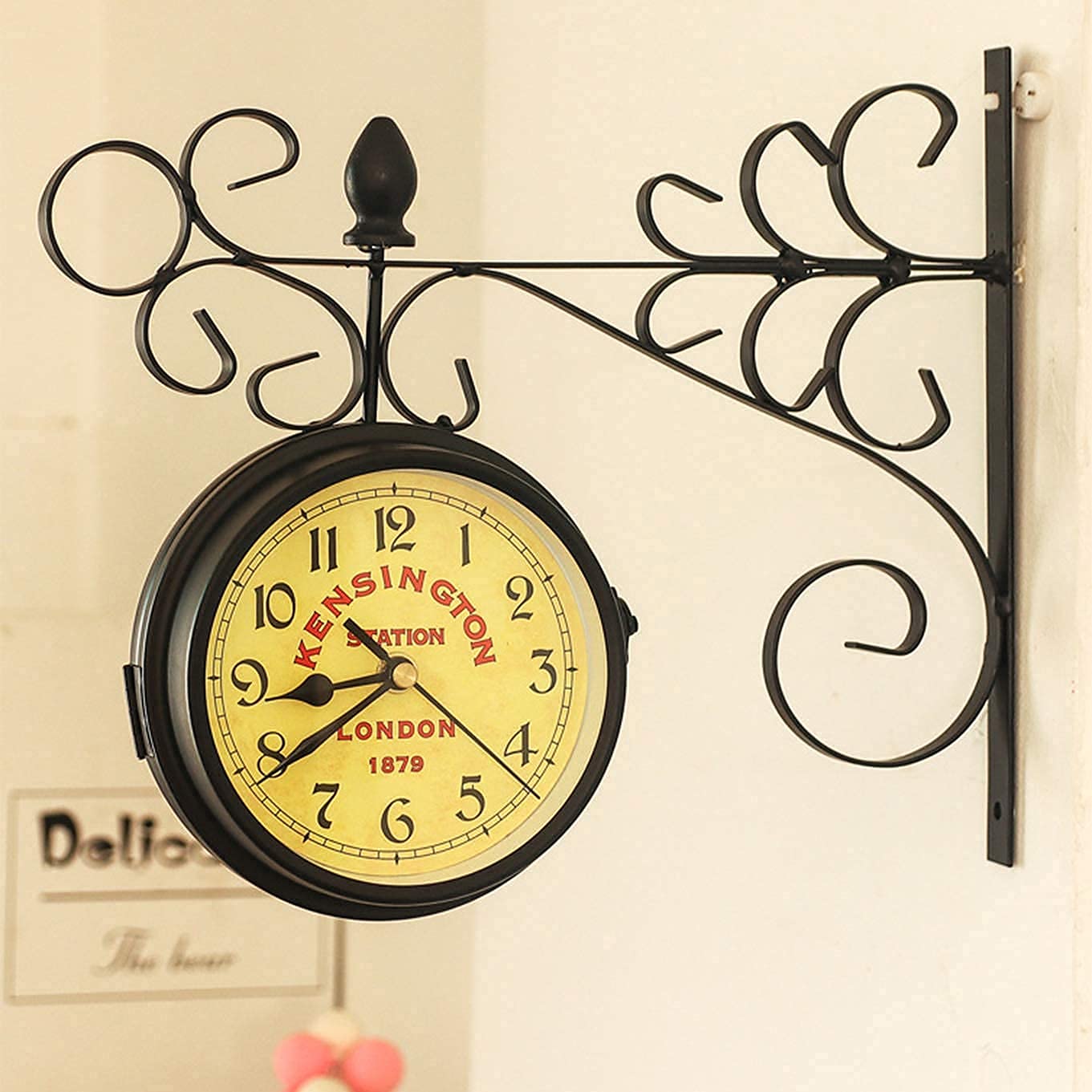Horloge de jardin extérieure vivante double face pour aménager une cour de style bistrot
