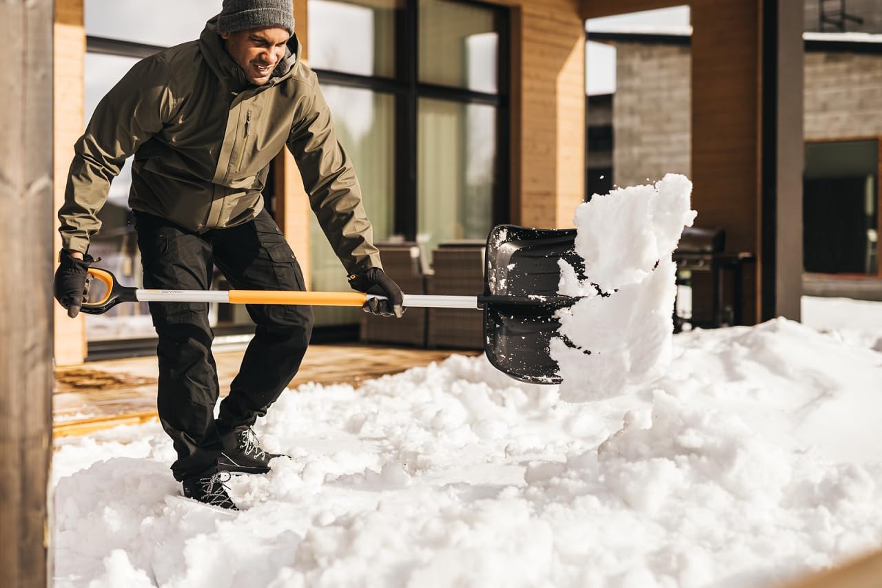 Fiskars Snow Plough for Large Amounts of Snow, X-Series, Length: 153.5 cm, Aluminium/Polymer, Black/Orange/Grey, 1057178