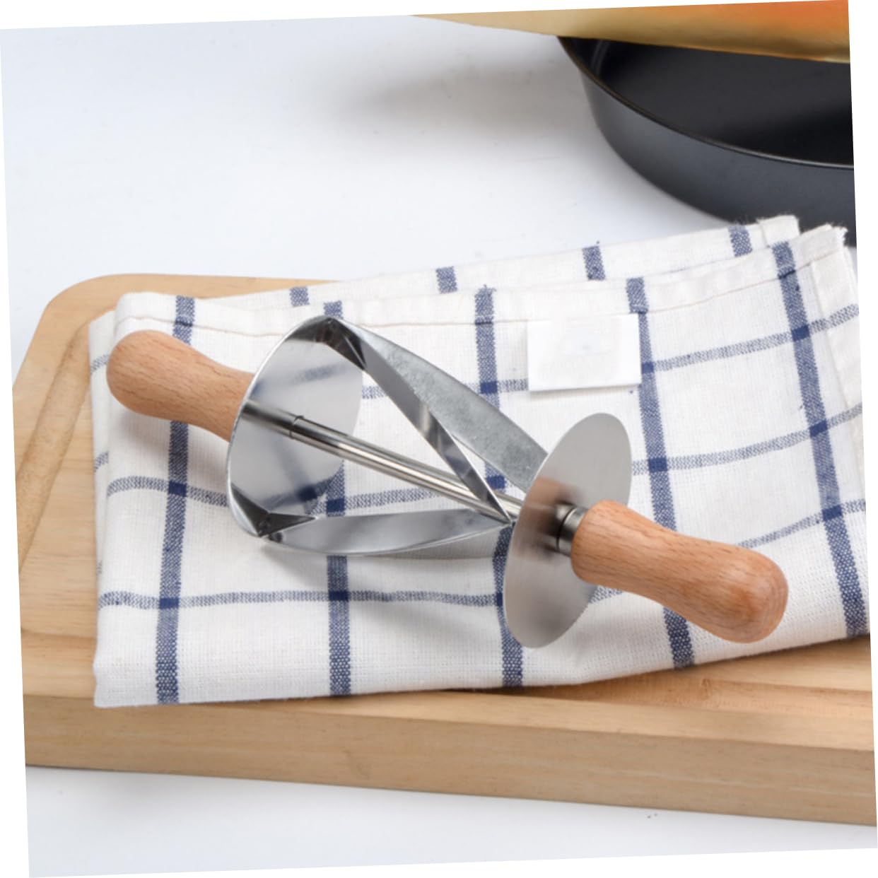 UPKOCH Coupe-croissants Rouleau à Pâtisserie en Acier Inoxydable Manche en Bois Facile Confortable à Tenir, 2 Pièces pour Cuisson et Pâtisserie
