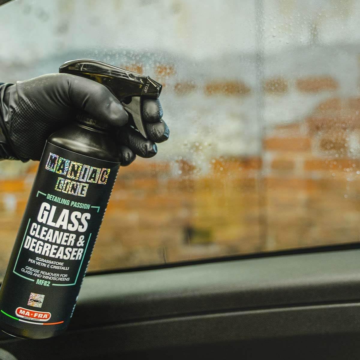 MANIAC LINE MAFRA Nettoyant et dégraissant pour vitres sans ammoniaque - Sans danger pour le verre teinté - Élimine le calcaire, la graisse et le film routier - Finition sans traces - Flacon de 50 ml