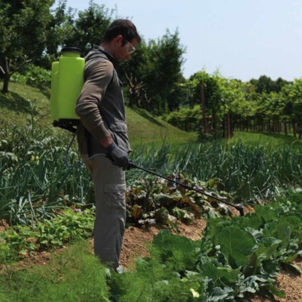 Pompa irroratrice a spalla zaino 15 lt. verde con avviamento manuale e regolatore di pressione e pompante in ottone Garden