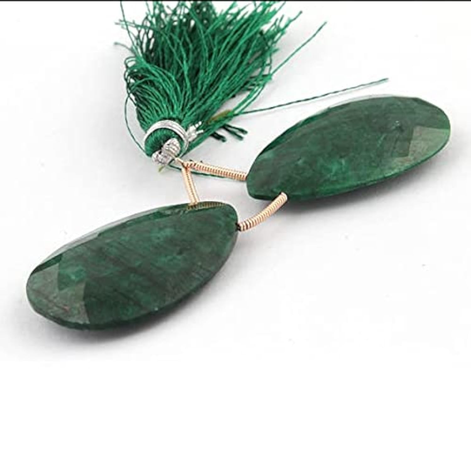 Émeraude briolette facettée LKBEADS perle poire verte 33x23mm pour création bijoux SB2349