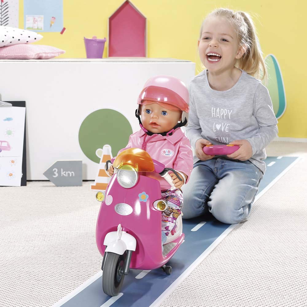 Zapf Creation 824771 BABY born City RC Scooter Puppenroller mit Fernsteuerung und Lichteffekten, Puppenzubehör 43 cm, pink/weiß