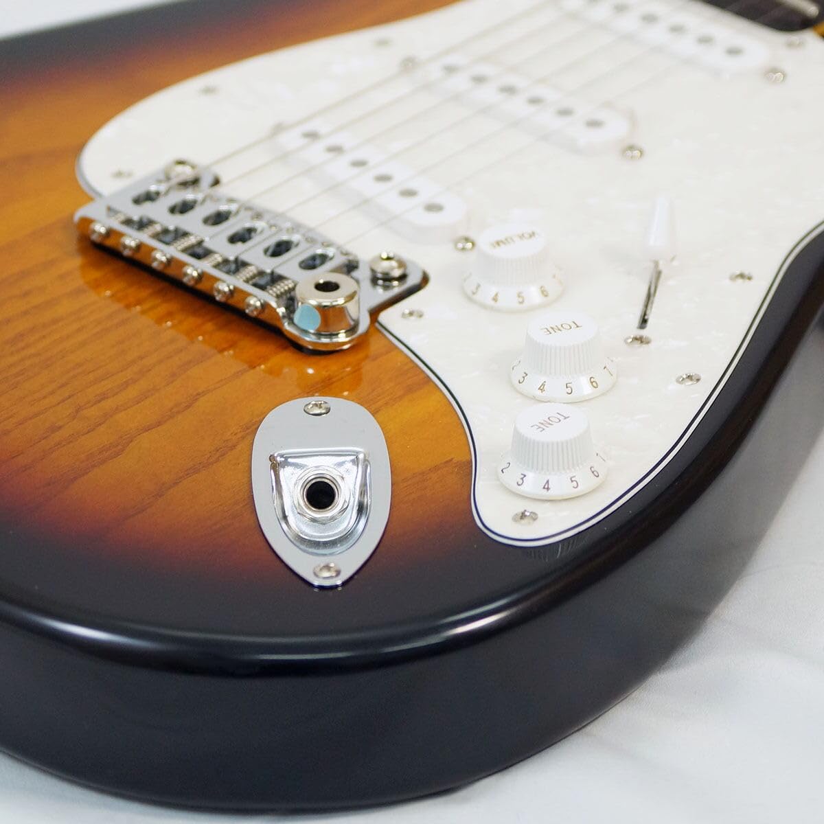 Amazon | G&L Tribute Series LEGACY (3-Tone Sunburst/Rosewood Amazon | G&L Tribute Series LEGACY (3-Tone Sunburst/Rosewood