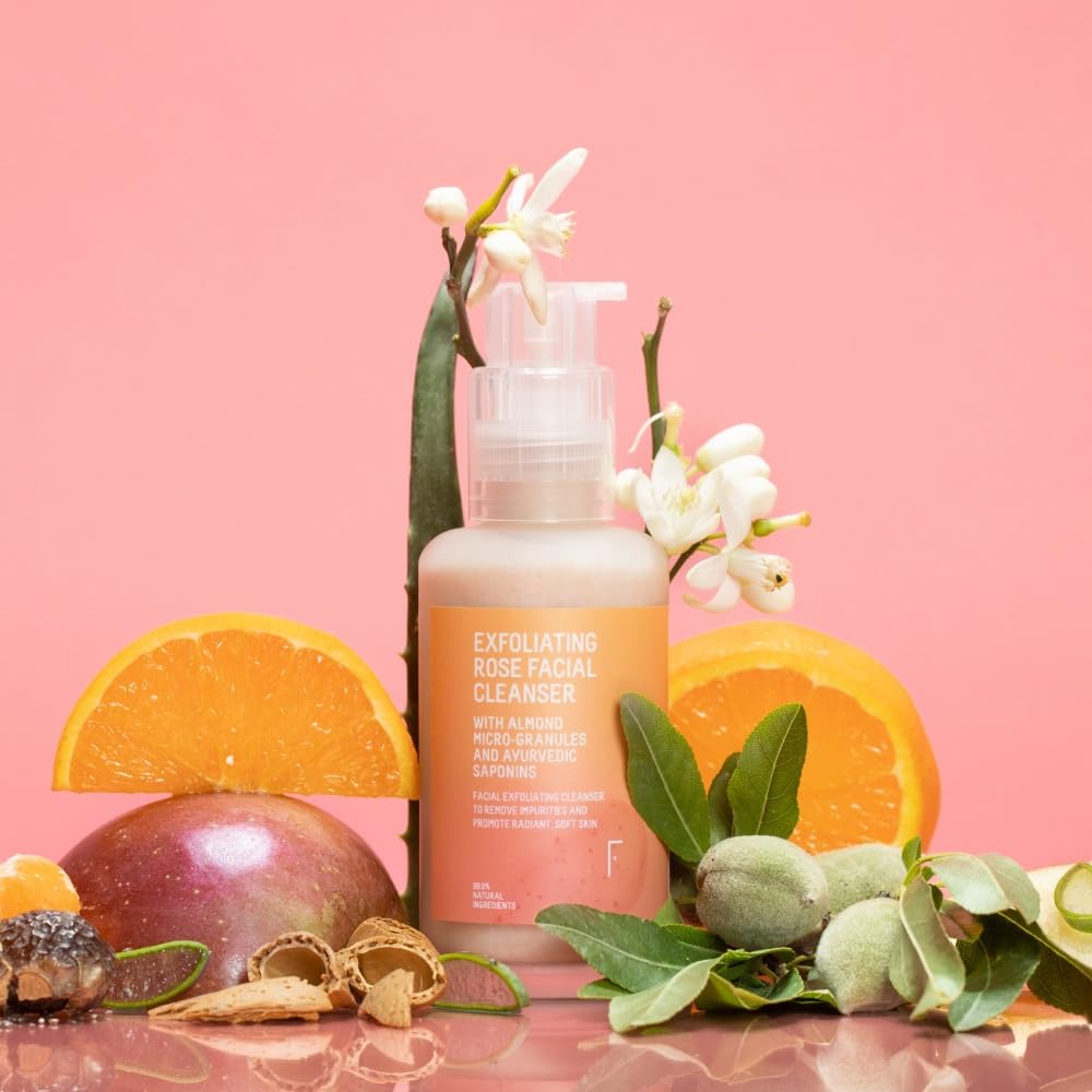Freshly Cosmetics Limpiador exfoliante, limpia y exfolia el rostro con partículas físicas de cáscara de almendra y saponinas vegetales Exfoliating Rose Facial Cleanser, 100ml