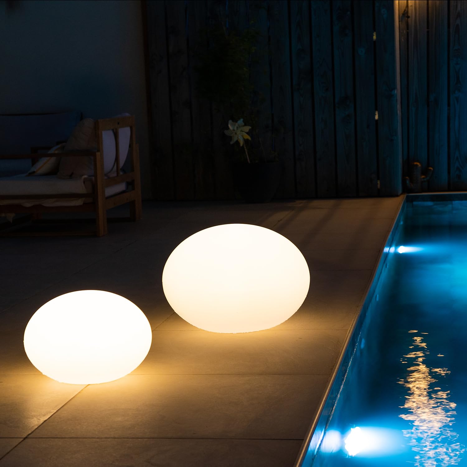 GuirLED LED-Solar-Kiesel, wasserdicht, RGB+W, 40 cm, 100 % autonom & ferngesteuert