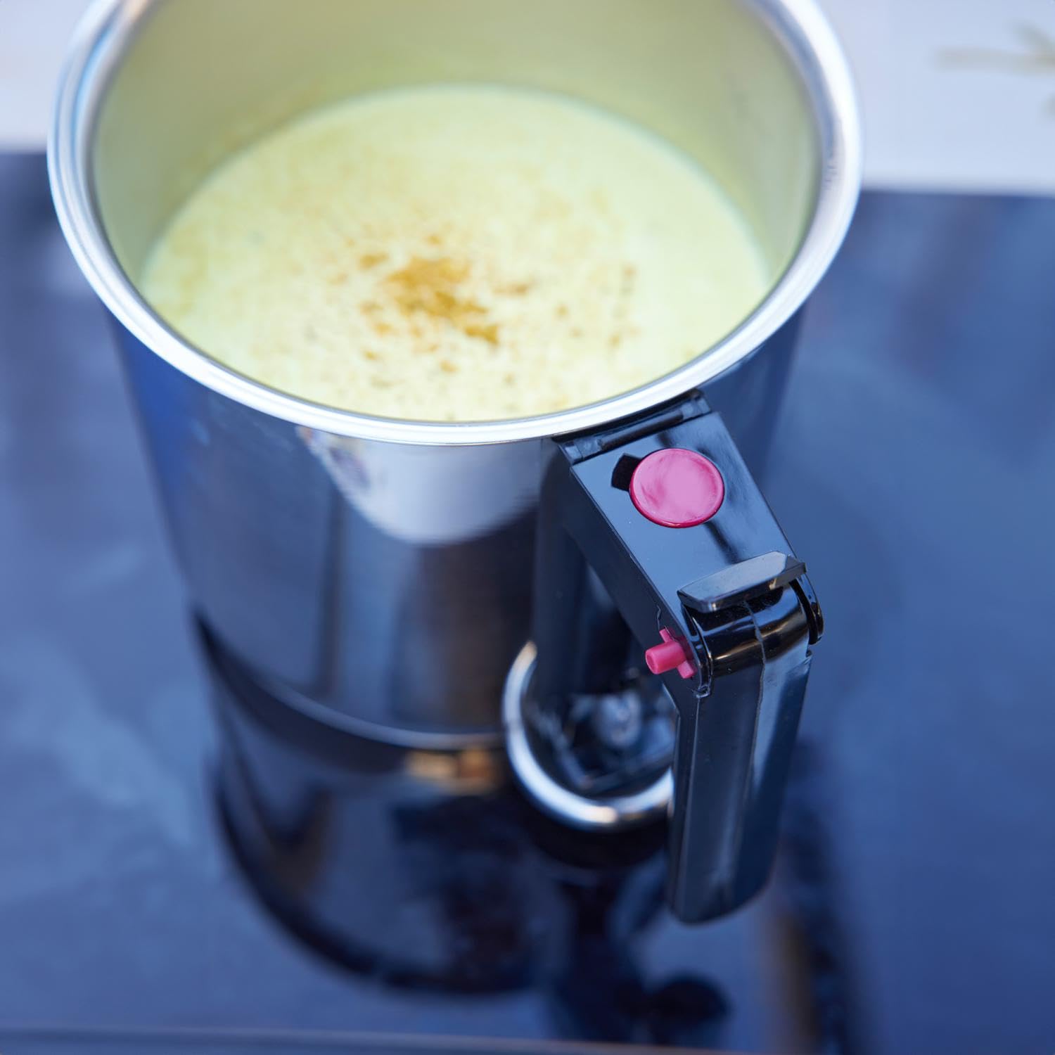 BAUMALU - Saucière Bain-Marie - Acier Inoxydable 18/10 Haut de Gamme - Tous Feux dont Induction - Triple Fond Diffuseur - Graduation Interne - Ø16cm, 1,5L, Argente, Argenté