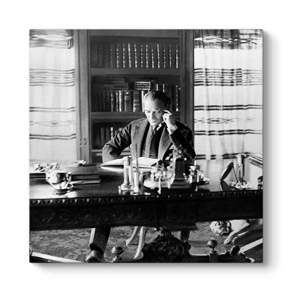 Atatürk Kitap Okurken Tablosu 60 x 60