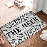 Alfombra rústica de cocina What Happens On The Deck Stays On The Deck Alfombra Home Goods Earthall Hello Mat (tamaño 40 x 60 cm)