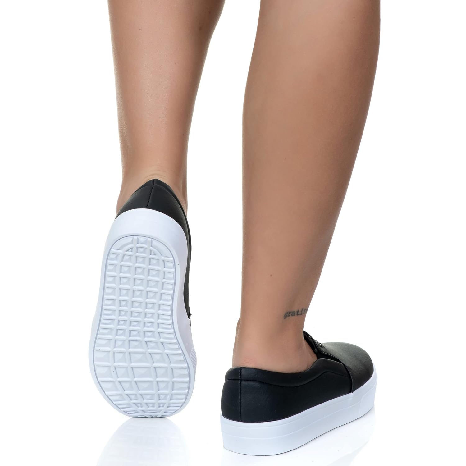 Tenis Slip On Feminino Iate Casual Estilo Shoes em promoção! Veja a oferta e mais achadinhos de Tênis 6 Hoje é o melhor dia para comprar Tenis Slip On Feminino Iate Casual Estilo Shoes com aquele preço maroto! Promoção! Aproveite a oferta! 6