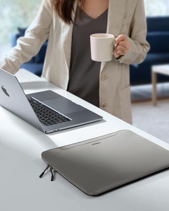 tomtoc İnce Dizüstü Bilgisayar Kılıfı, 13-14 inç ve 15-16 inç MacBook Air/Pro için, Çift Renkli, Su İtici, Hafif ve Koruyucu Laptop Kılıfı