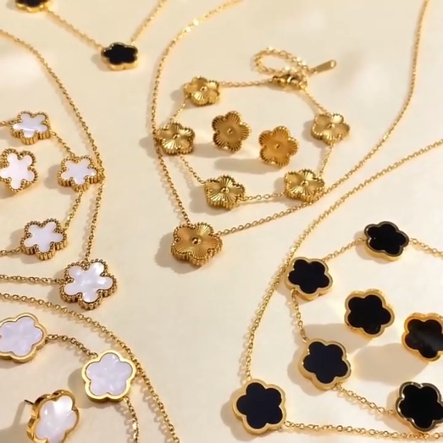 Amazon.com: 14K Gold-Filled Clover Necklace For Women - Classic