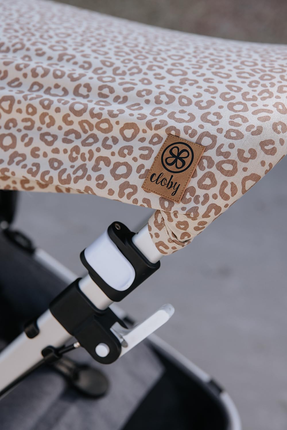 Cloby CBY-UVB-LPB multifunktionale Babydecke mit UV-Schutz UPF 50+ Leopard braun