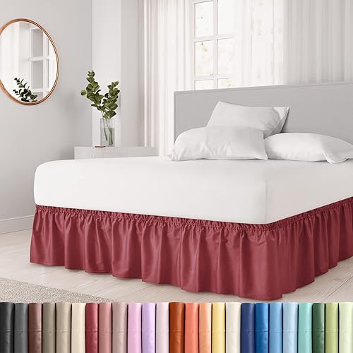 CGK Linens - Falda de cama envolvente con volantes, color borgoña, para camas de tamaño matrimonial con caída de 12 pulgadas, correa elástica de