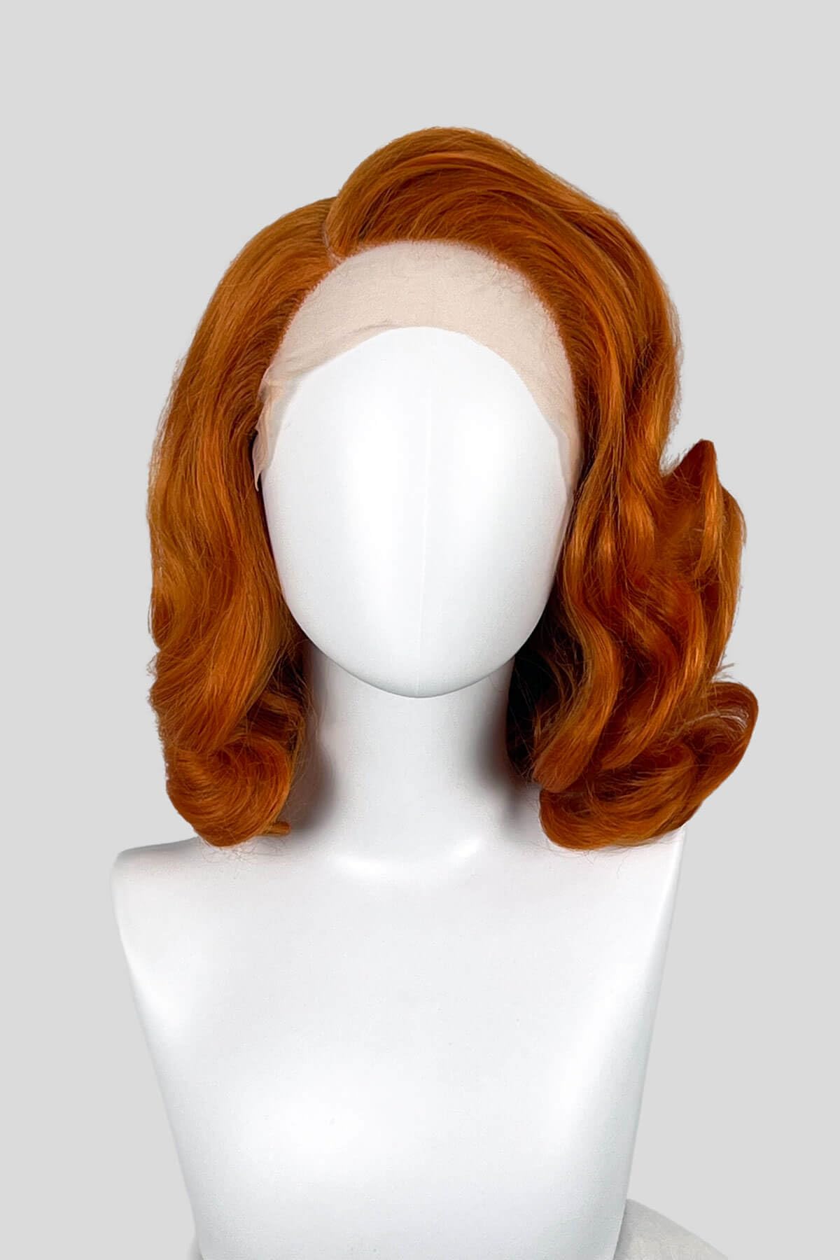 Perruque rousse Flora ginger pour soirée rétro à crans pin-up mid length - 6