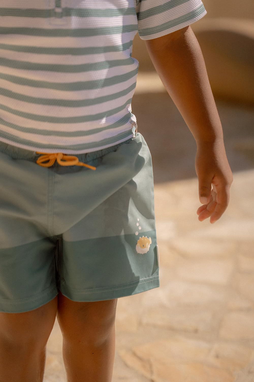 Little Dutch Badeshorts Schwimmshorts Badehose für Baby Junge - Seashells Surf Blue (Gr. 62/68)