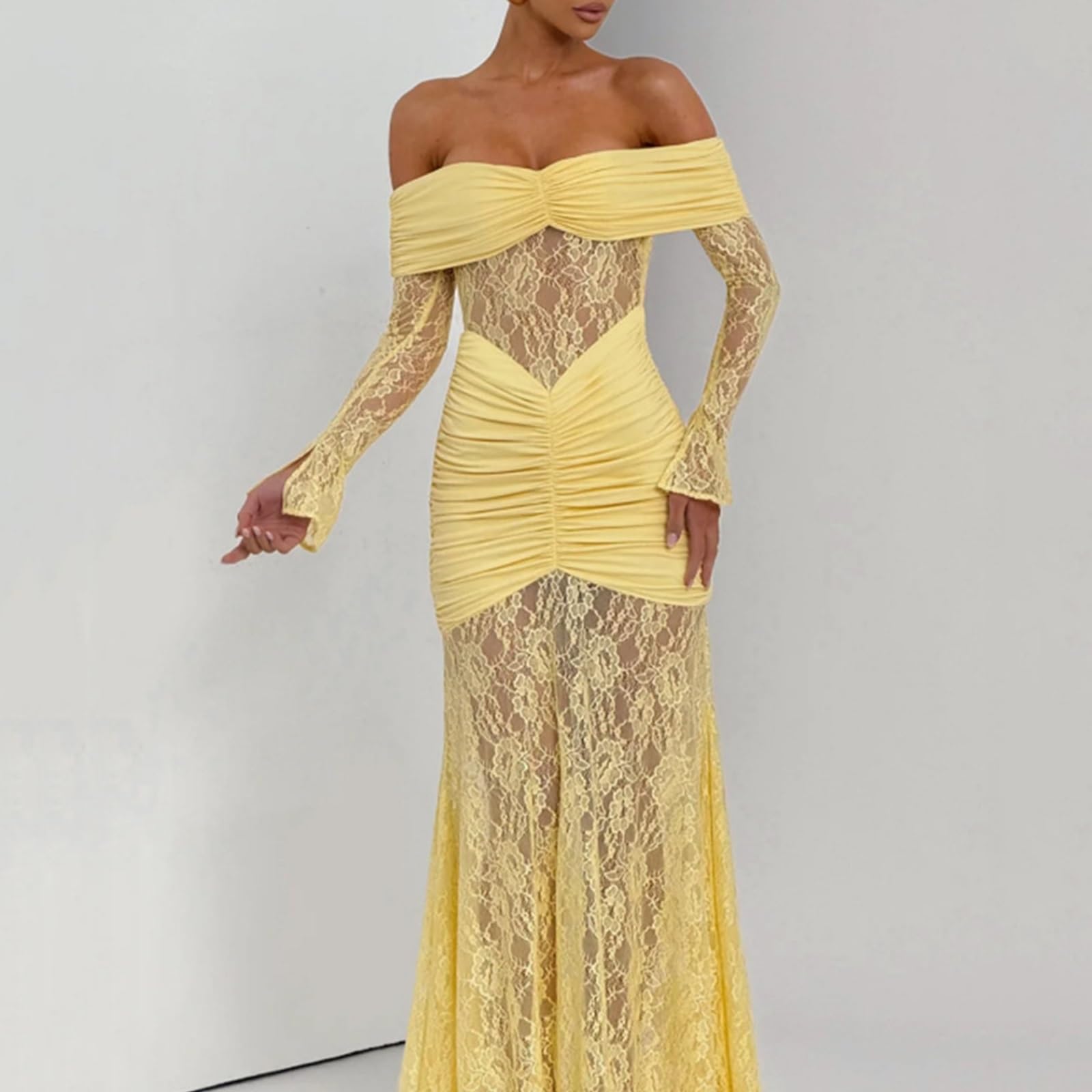 Robe Sirène en Dentelle Jaune, Épaules Dénudées, Taille Froncée, Ourlet en Dentelle Transparente, Idéale pour Les Dîners et Les Soirées