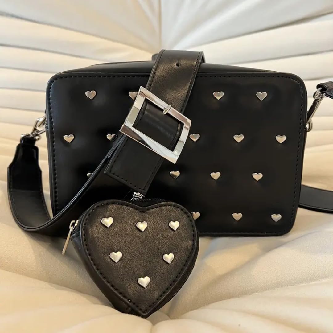 Amazon.co.jp: epine é Heart pouch shoulder strap bag : ファッション