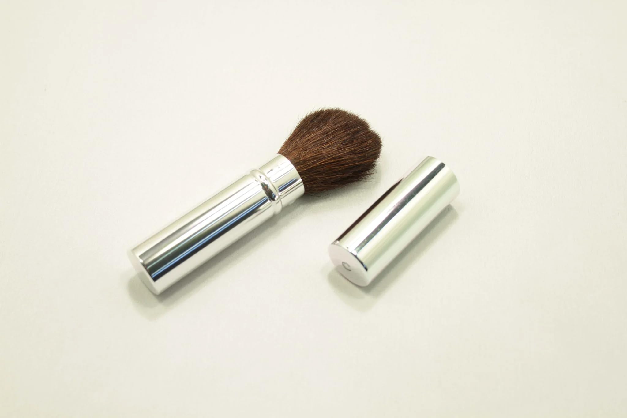 Retractable Blusher Brush - Silver (1 pc)