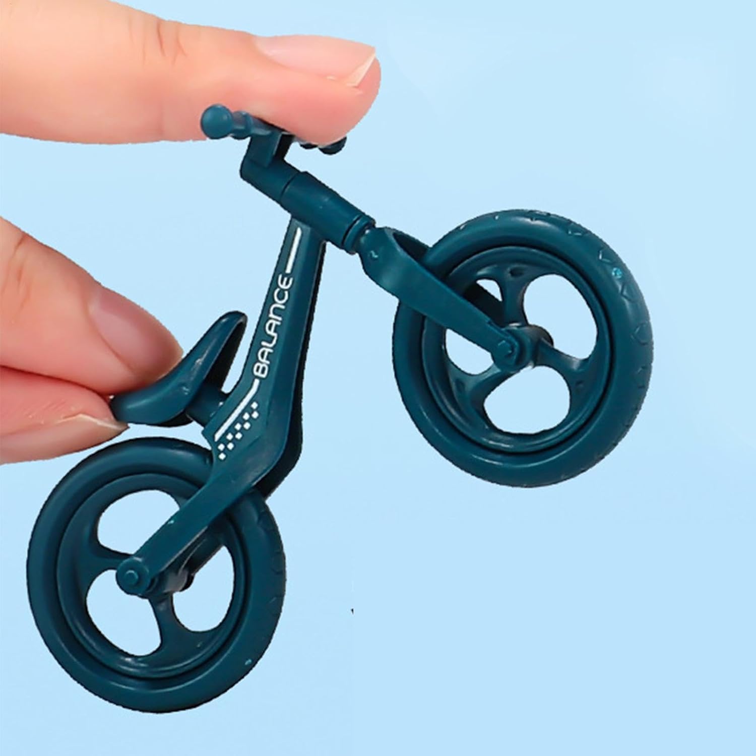 Jizlan 1Pc Random Color Small Finger Cycling, Small Mountain Cycling Figure Finger, Finger Bikes Scooter Tiny Toy, Small Mountain Cycling Figure Finger Playing Toy, Desktop Decoration