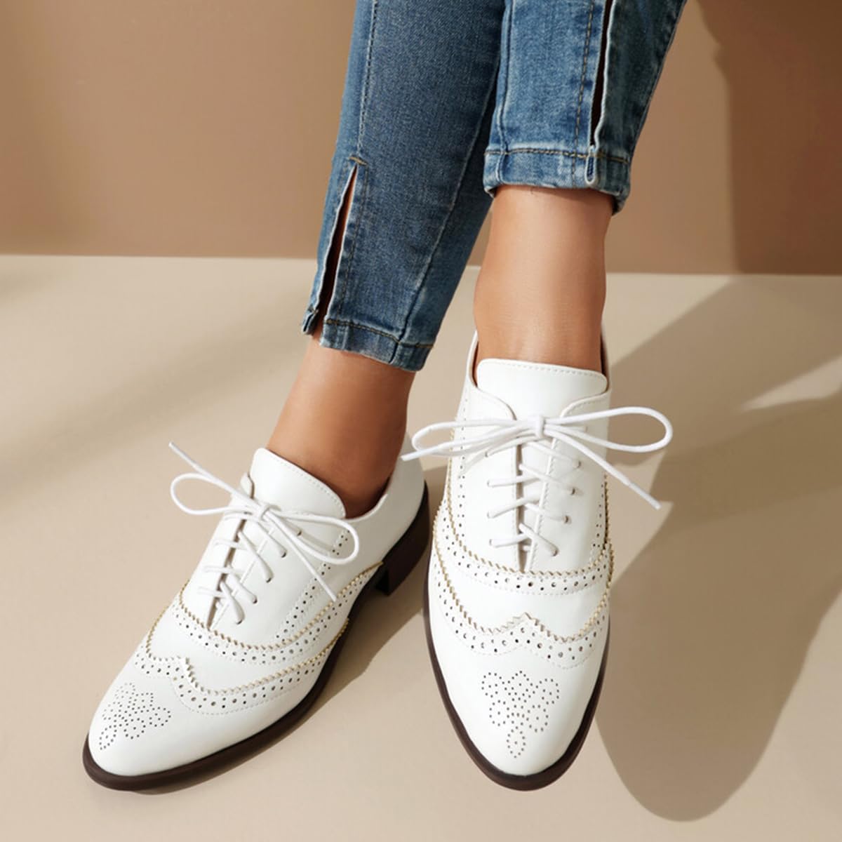 Damskie buty oxford na średnim obcasie styl brytyjski okrągły nosek sznurowane buty do biura i na co dzień cholewka z mikrofibry duży krój