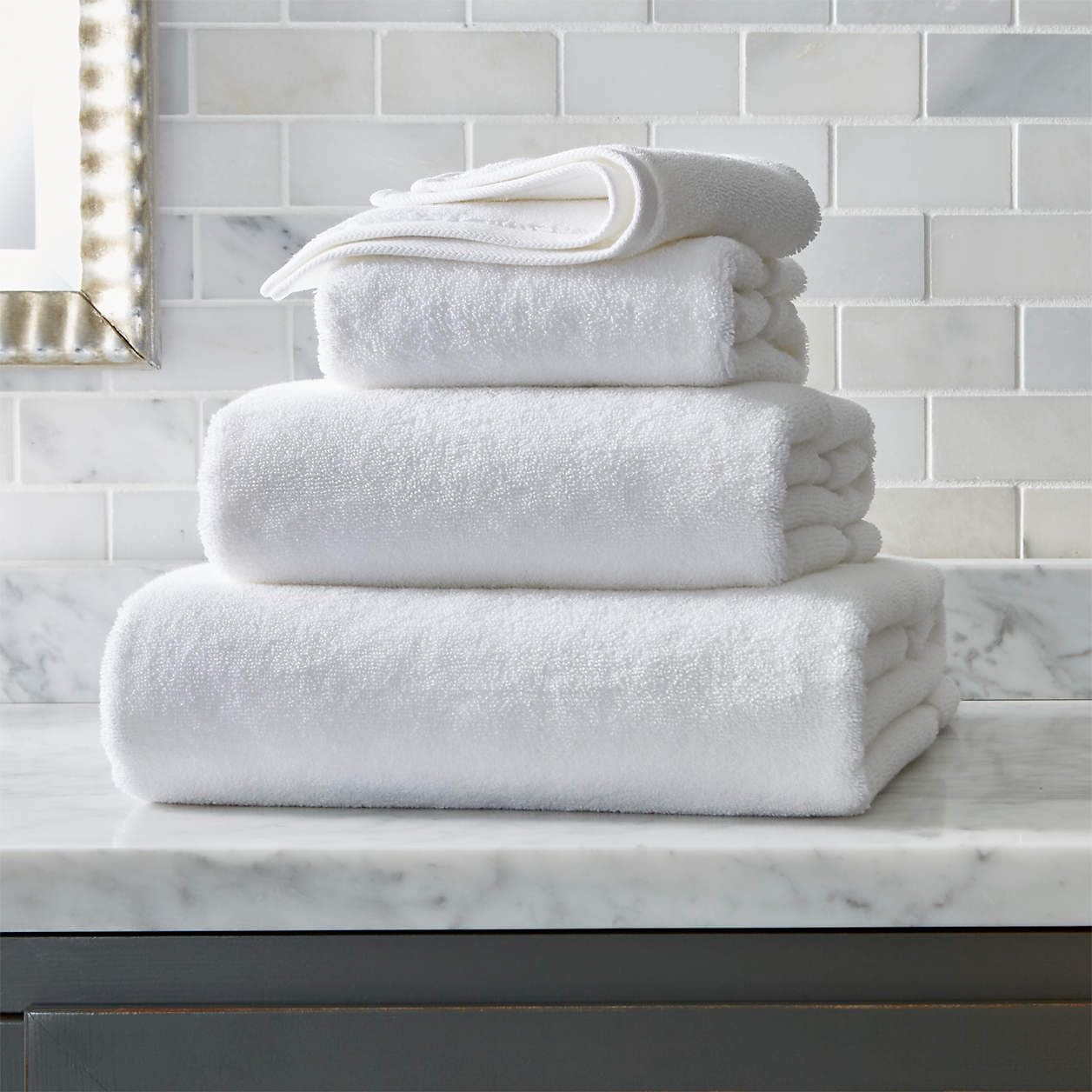 Naplogy® Bamboo Bath/Spa Towel – 4 Pc Super Soft Towel | 500 GSM Plush, 140x70cm, 5 Star Feel, Super Absorbent, Anti Microbial, Light Weight and Quick Dry | Star White (B0C6H5D58S) Amazon Price History, Amazon Price Tracker