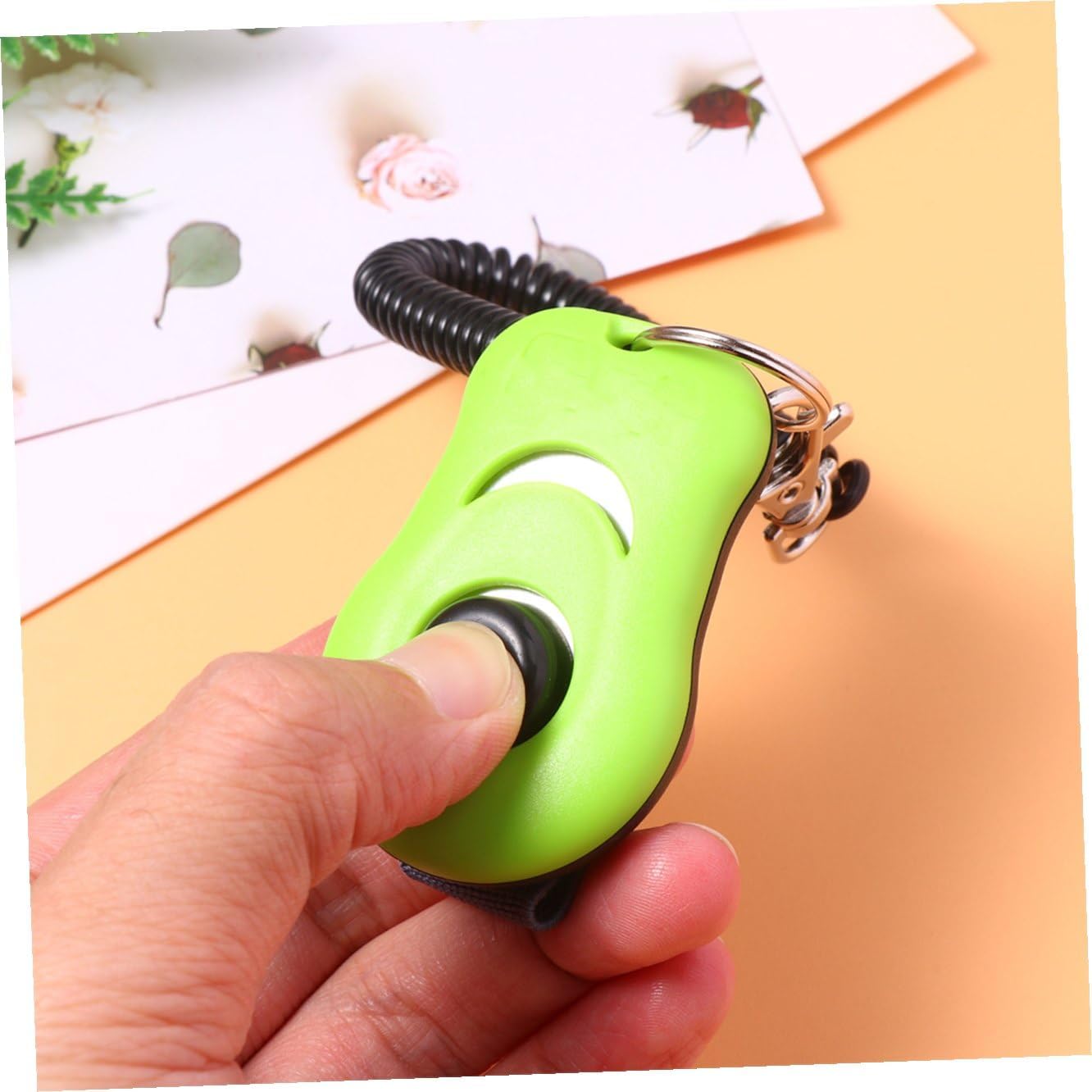 Yardwe Training Sound Device with Whistle for Dog and Mouse ABS Green | Distinct Sound for Attention Indicator, Pet Behavior Training Tool, One Piece, Sound Training