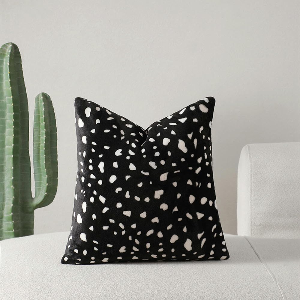 Housse de coussin nordique en peluche pour créer un salon cocooning et chaleureux