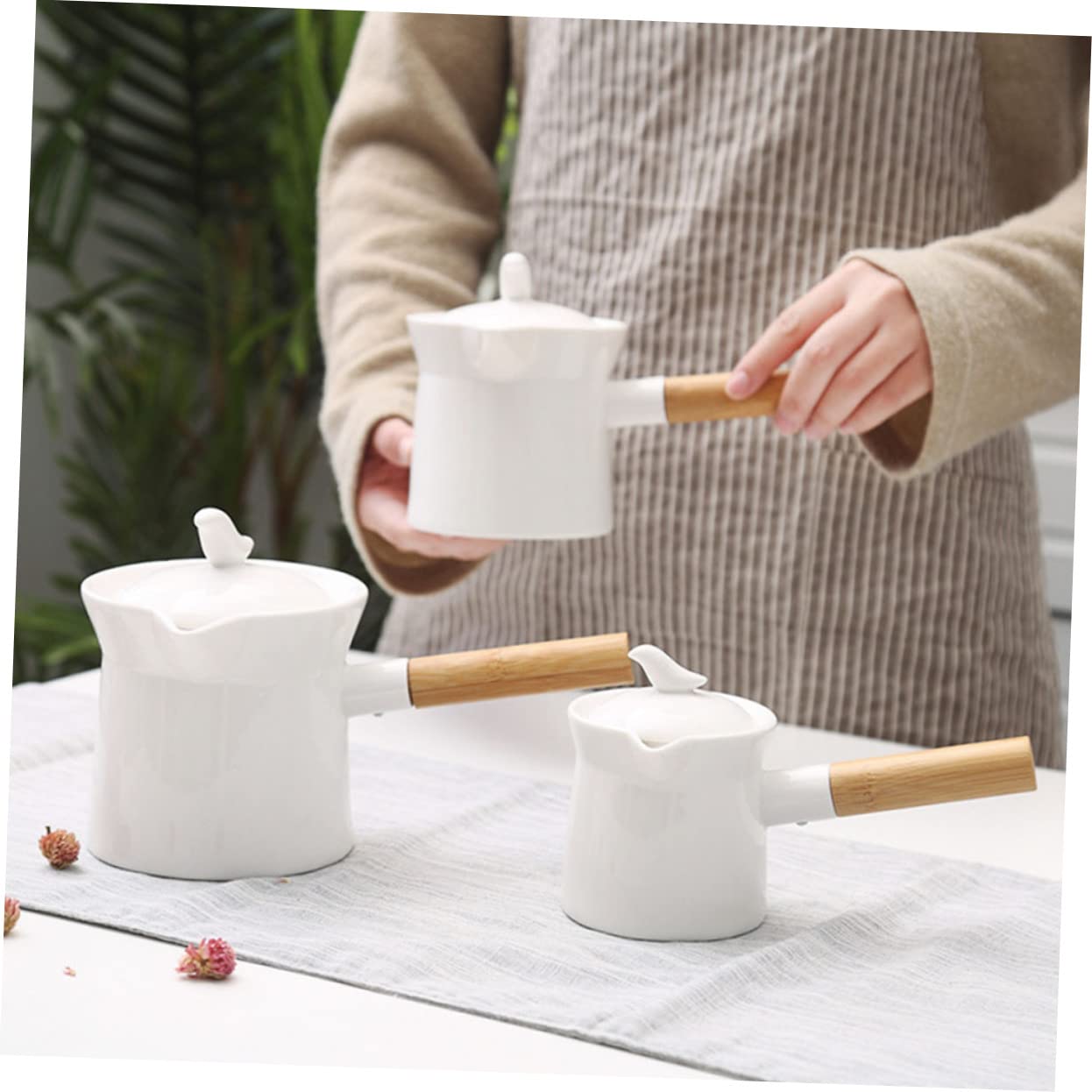 HOMSFOU Wooden Handle Ceramic Milk Pan Kitchen Supply Milk Pot Enamel Pot Milk Boiler Pot Hot Chocolate Warmer Mini Stovetop Heating Pot Sauce Pitcher Japan White Baby Ceramics Universal