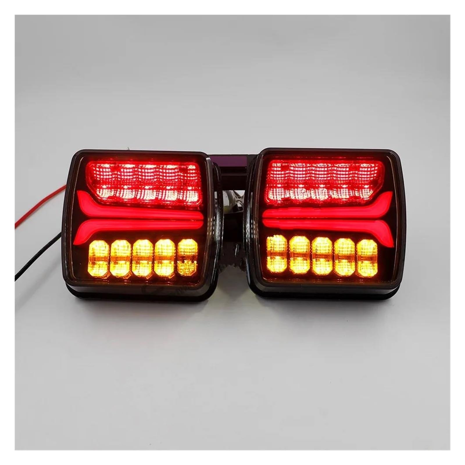 Feu stop LED style noirci pour rénover la signalisation de votre pick-up ou remorque