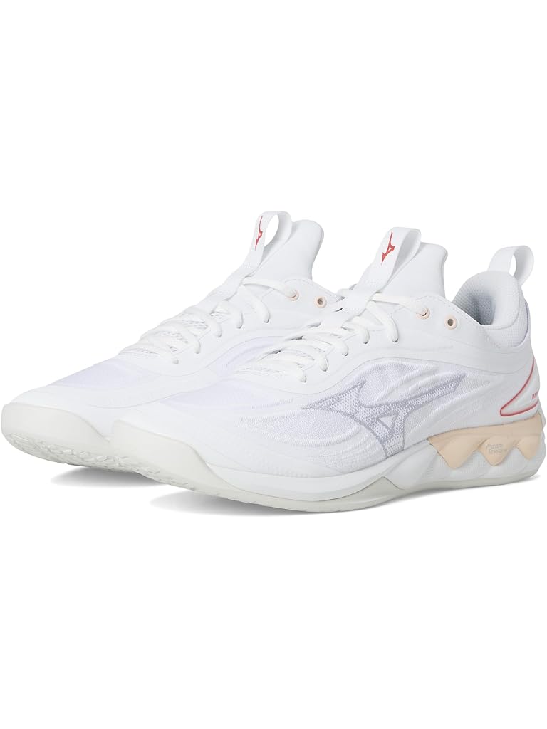 White Mizuno Wave Luminous 3