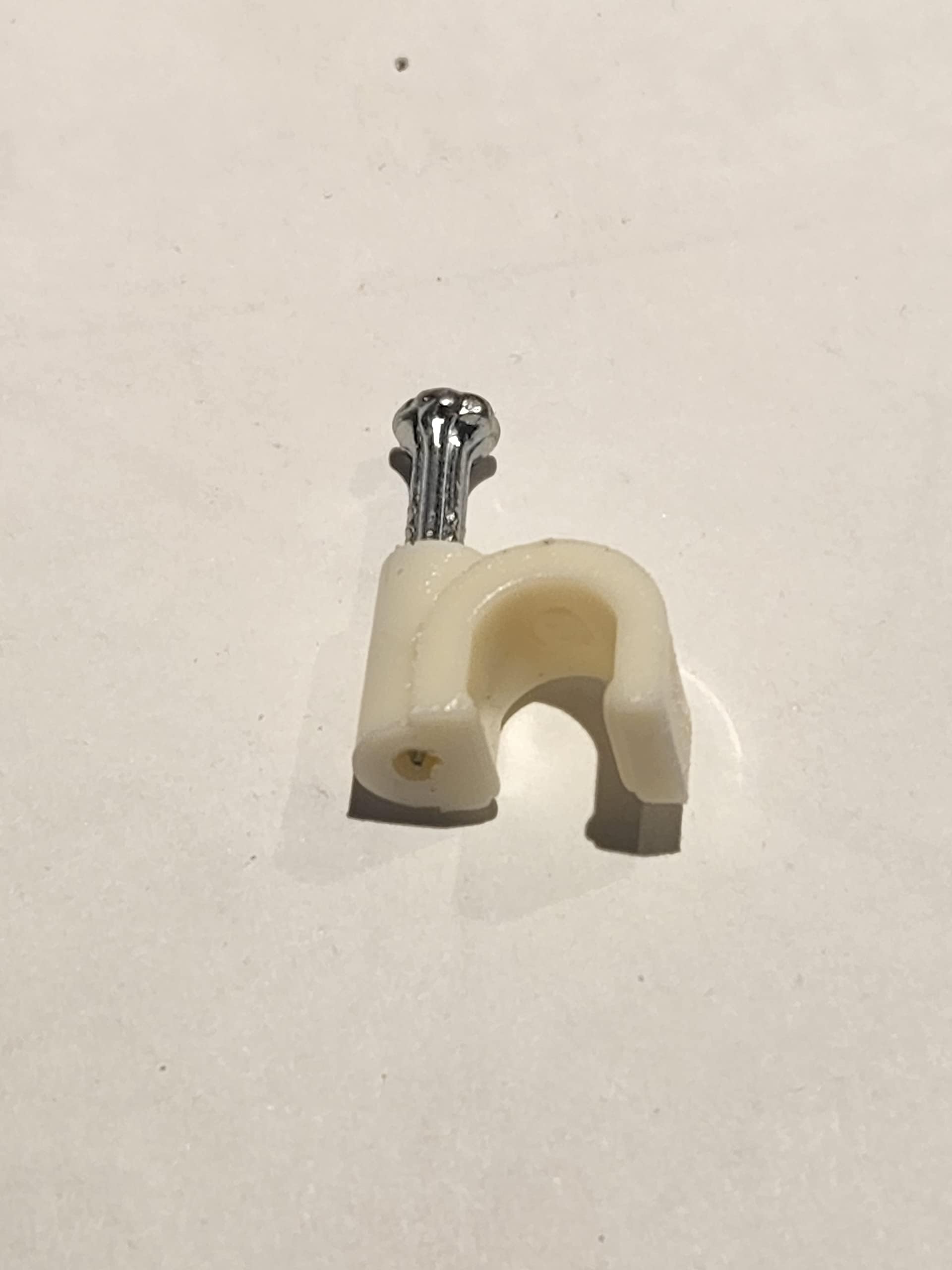 MrDrip - Drip Irrigation 1/4" Tan Tubing Mounting Clips, 25-Pack