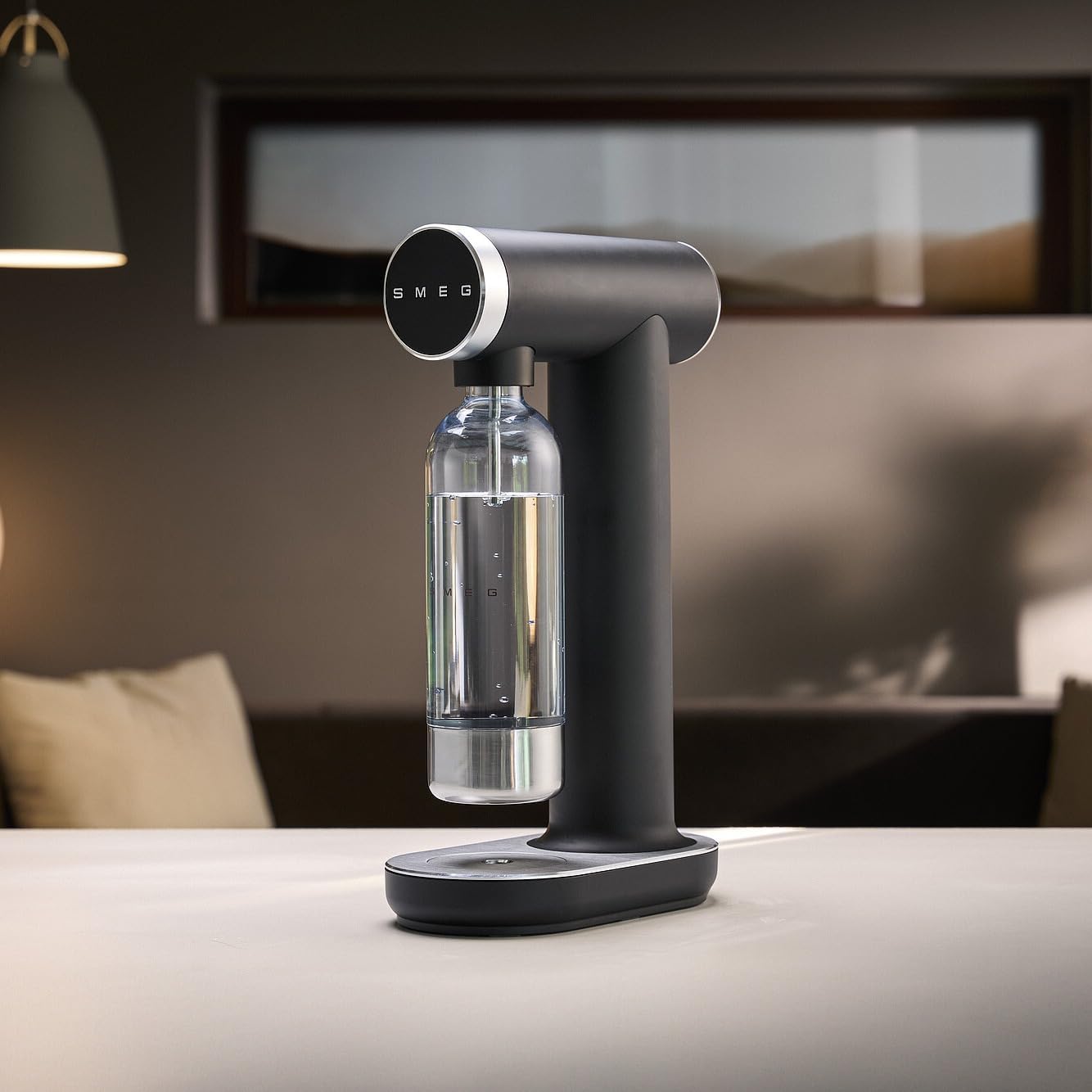 SMEG Soda Maker – Sparkling Water Machine for Kitchen Counter – Collezione – Includes 1L Bottle – Compatible with Standard 60L CO₂ Cylinders (Matte Black) - Image 8