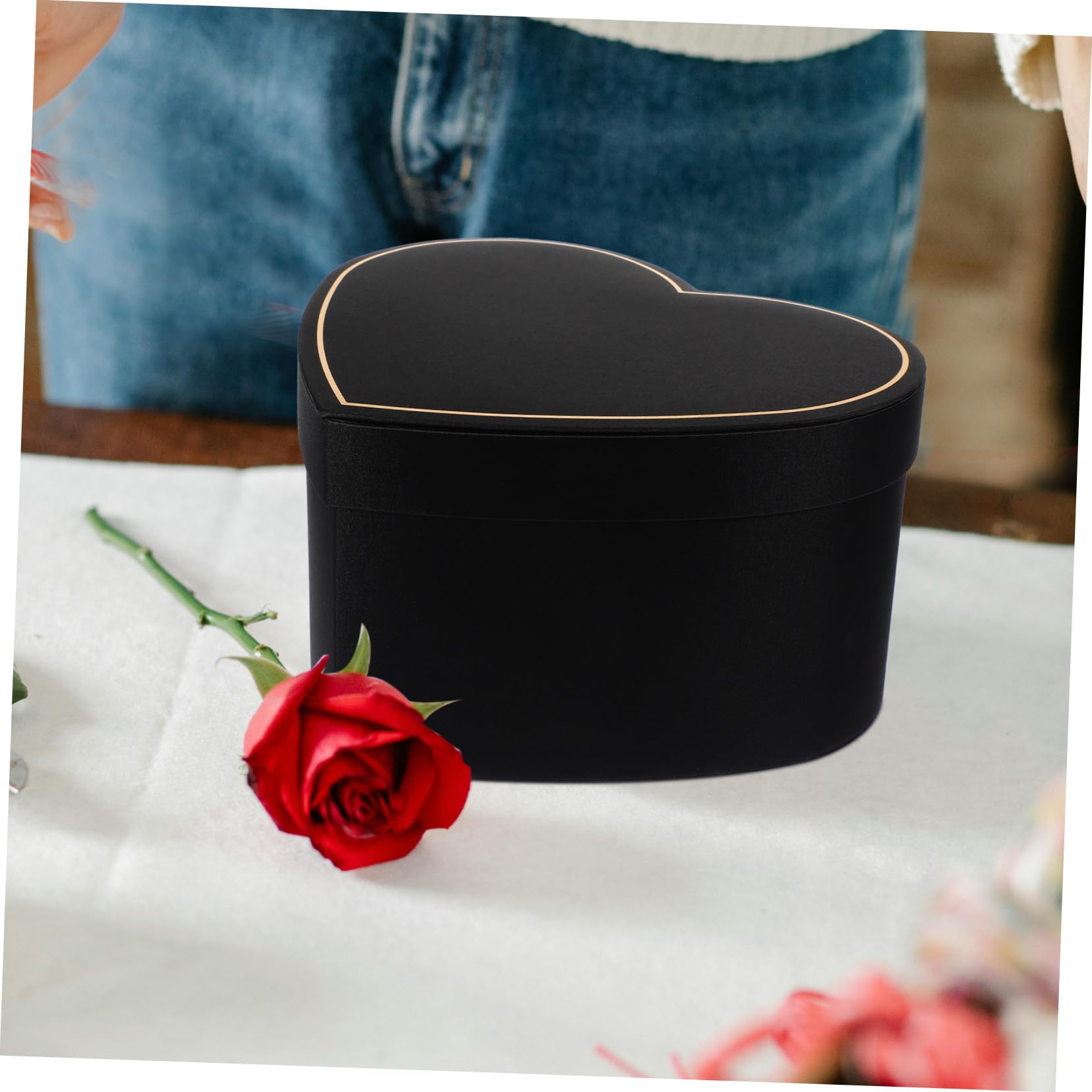 DEARMAMY Herzförmige Geschenkbox Schwarz aus Stoff für Geschenkverpackungen und Geschenkkartons bei Abschlussfest und Party als Elegante Schachtel Geschenkbox