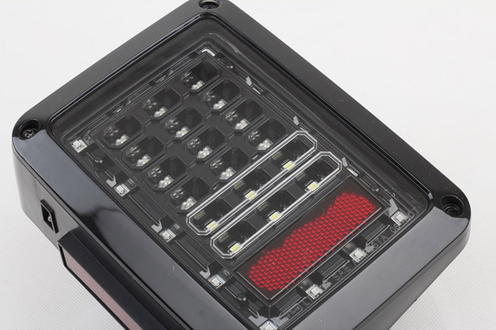 Lantsun Black Replacement Us Version LED Tail Light Assembly for Wrangler Jk 2007-2017(one Pair) 011011