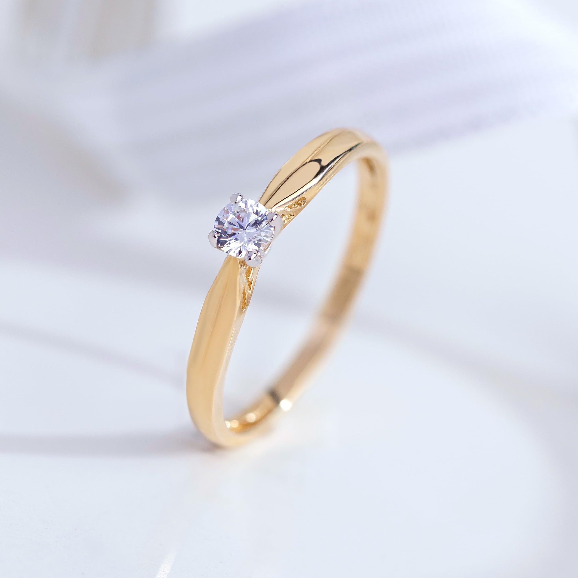 MARKO Schmuck Goldring 333 Gelbgold mit Zirkonia – Klassischer Verlobungsring oder Geschenk für Damen