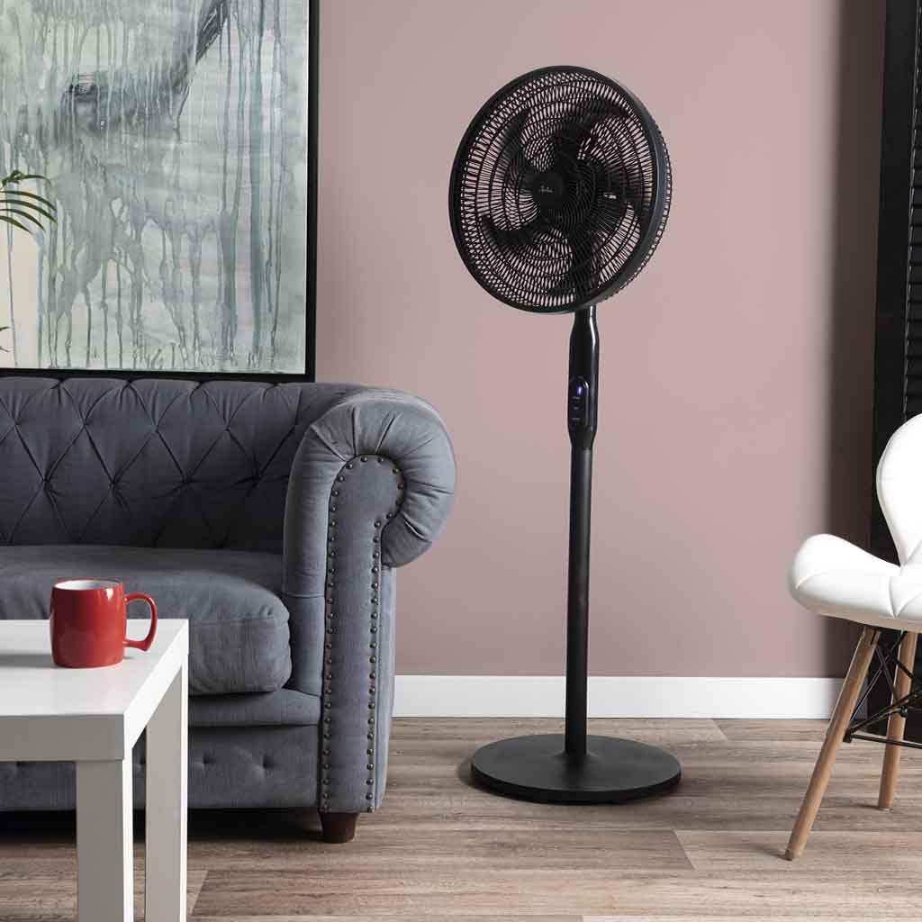 JATA JVVP3063 - Ventilador de Pie con Mando 50 W, Ventilador Oscilante Silencioso 40 cm, 5 Aspas, Temporizador 8 h, Altura Regulable 135 cm, Gran Caudal 3540 m³/h
