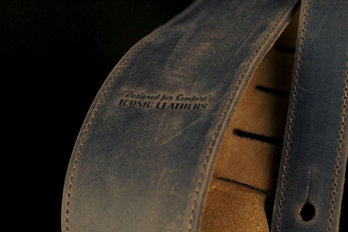 Classic Brown Lightly Distressed Leather Padded Guitar Strap IL-17DBrn