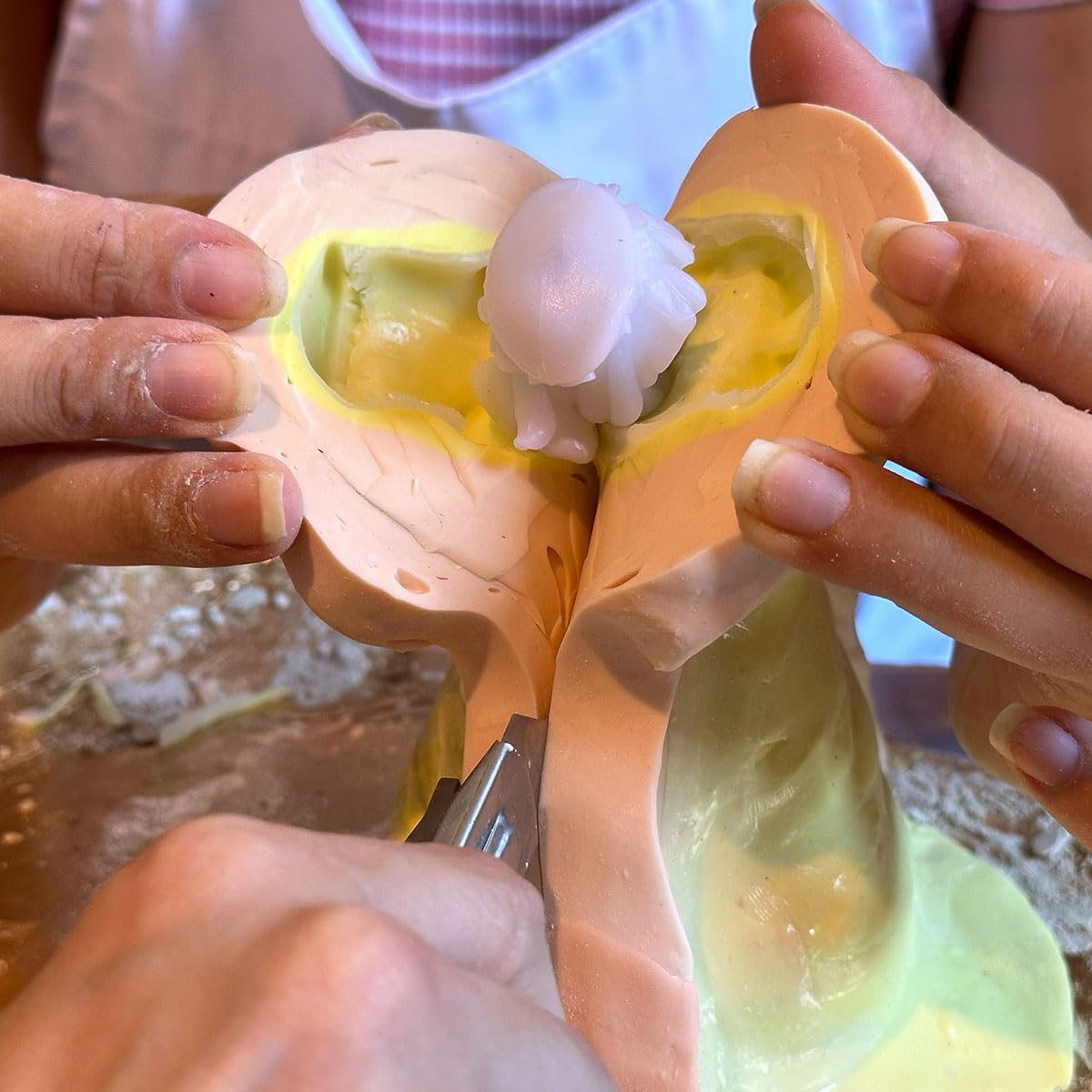 Caucho de silicona en pasta para escultores R SCULPT, Fácil y práctico de usar, Para aplicaciones verticales grandes y pequeñas, Maquetistas DIY, Bricolaje (1 kg)