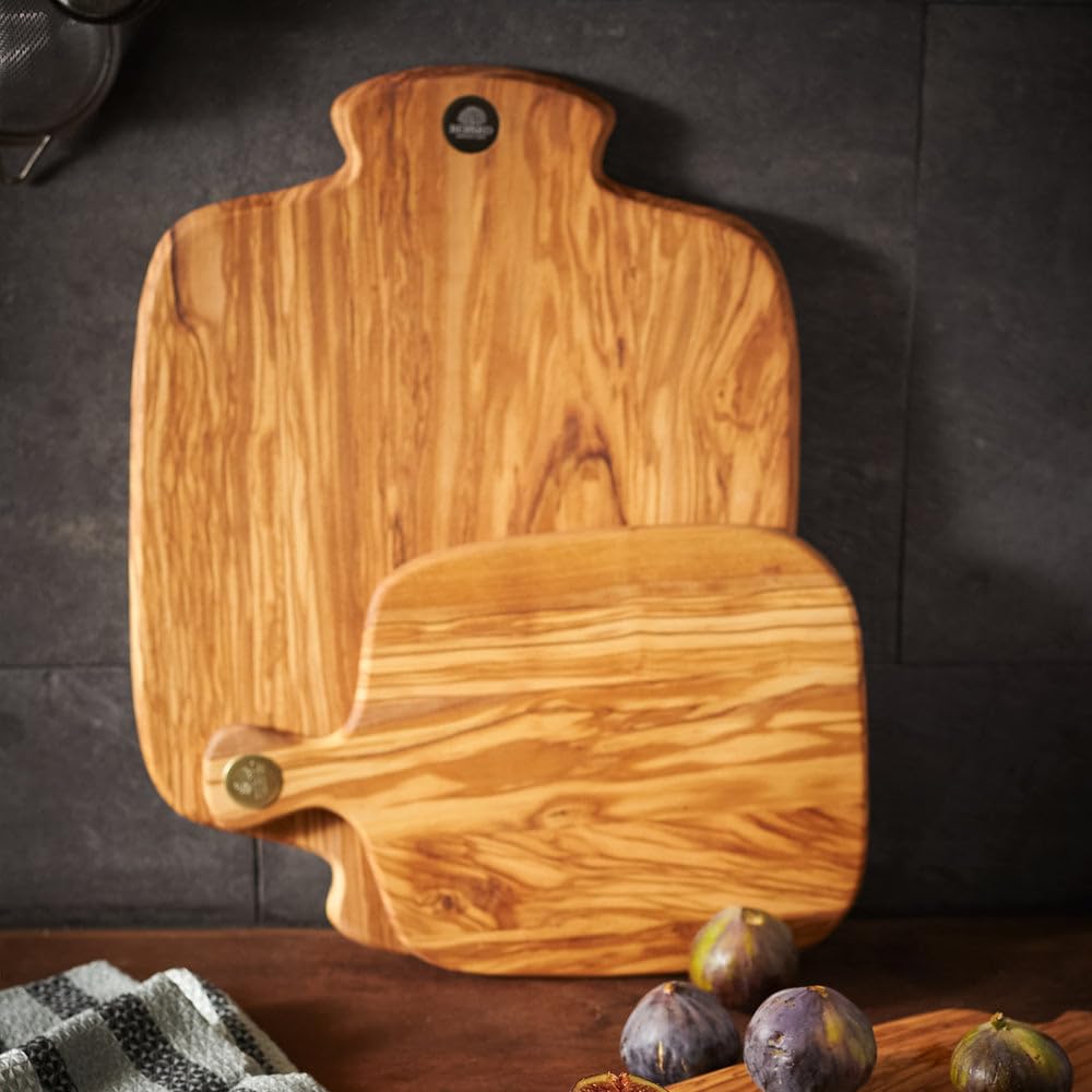 Bérard Racine Schneidbrett Olivenholz, 40×30×1,7 cm, handgefertigt | Holzbrett, organische Formgebung, für Küche und Anrichten, messerschonend, naturbelassen, langlebig, handwerklich gefertigt