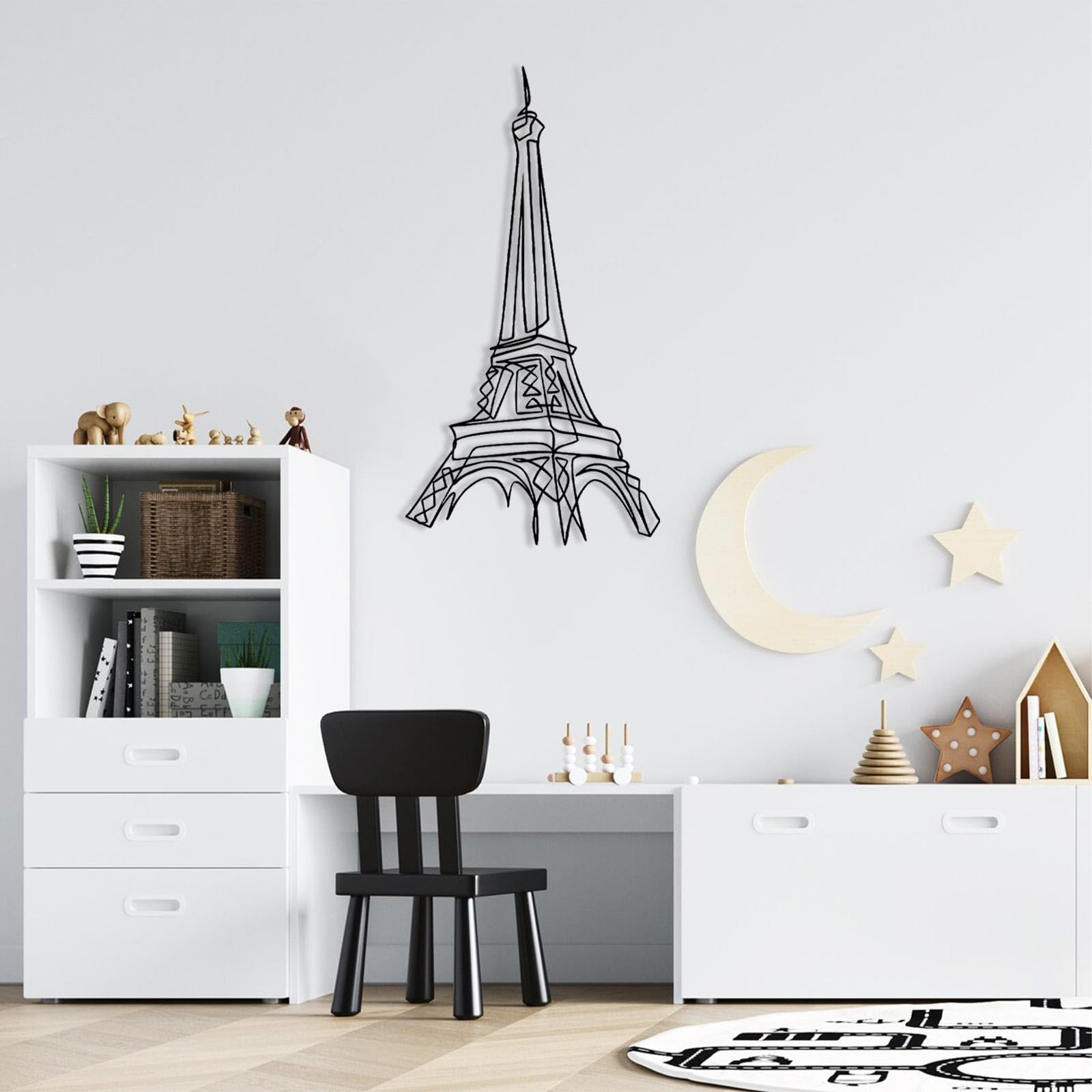 Décoration Tour Eiffel en métal pour un salon moderne à l'ambiance parisienne