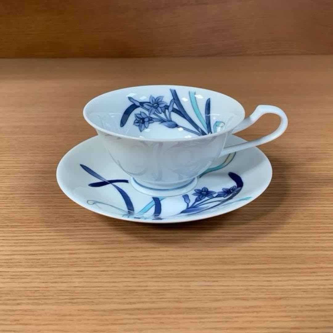 Amazon.co.jp: 伊万里焼 畑萬陶苑：五草花 水仙 ティーカップ&ソーサー 