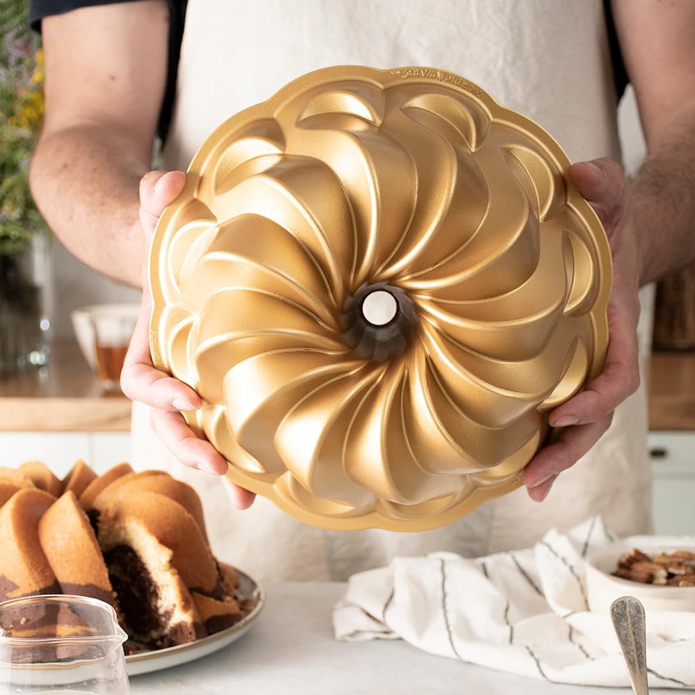 ★NORDIC WARE ピルエット ローフパン ノルディックウェア Amazon.com: Nordic Ware Pirouette Bundt